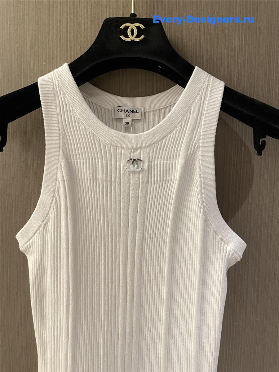 Ch**el white u-neck sleeveless knitted dress