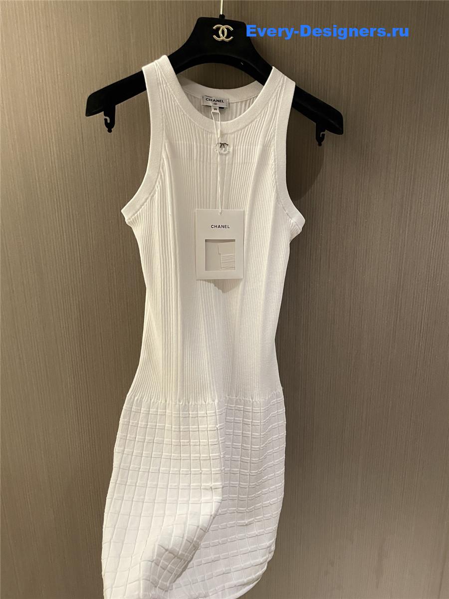 Ch**el white u-neck sleeveless knitted dress
