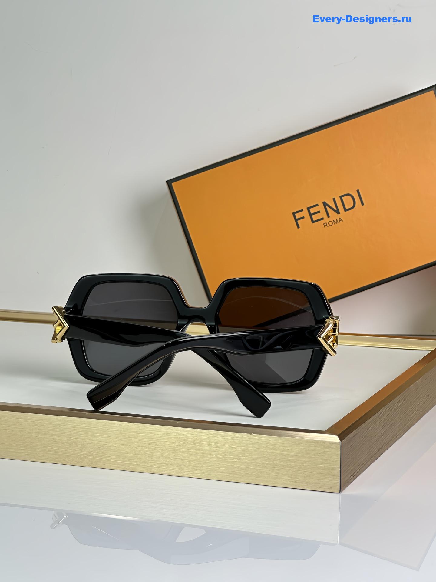 F**di fd40139 square sunglasses
