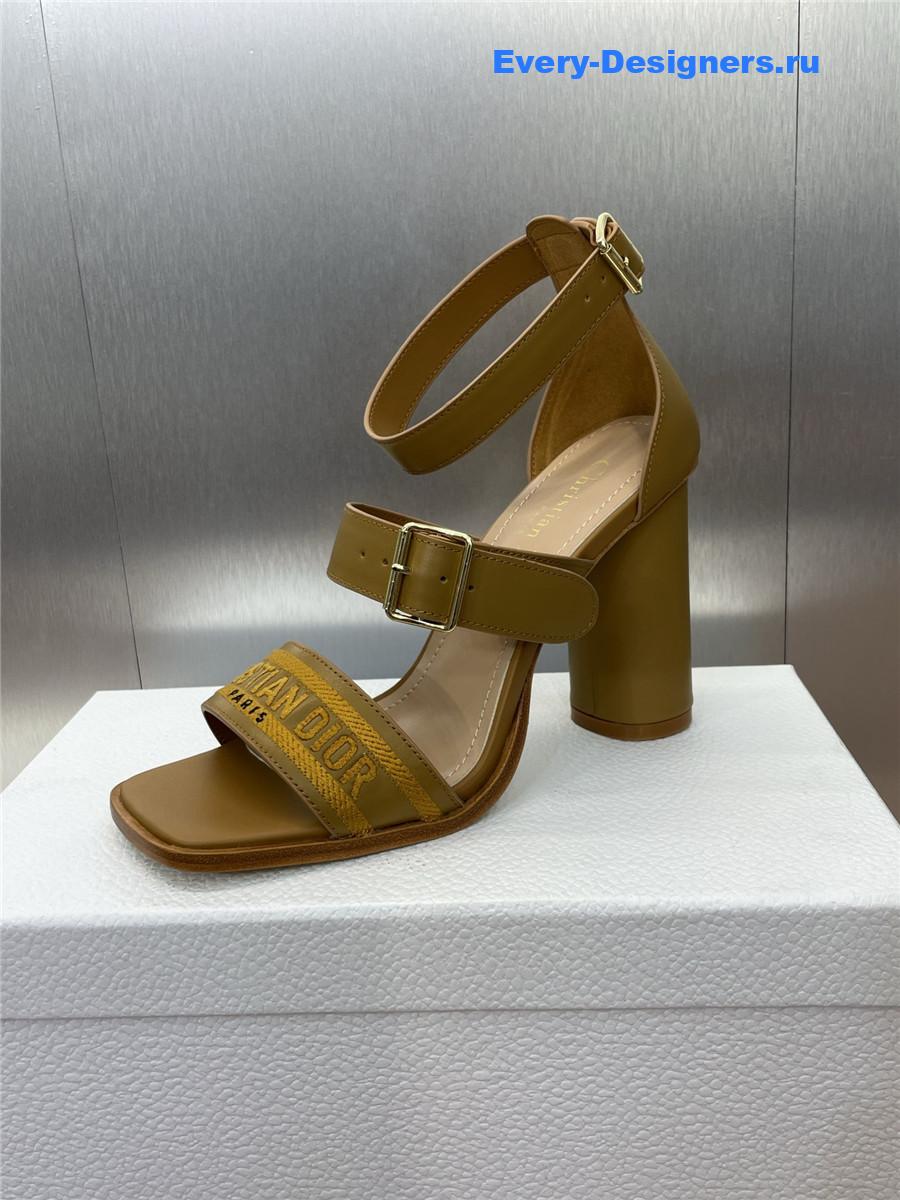 D10r dway green heeled sandals