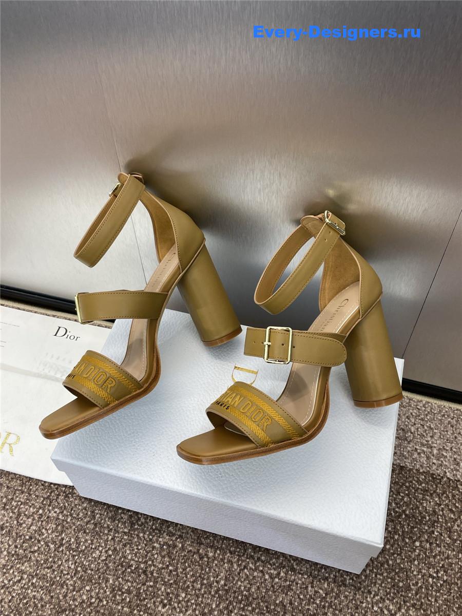 D10r dway green heeled sandals