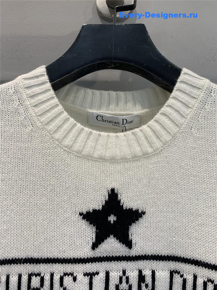 D10r beige star cashmere sweater