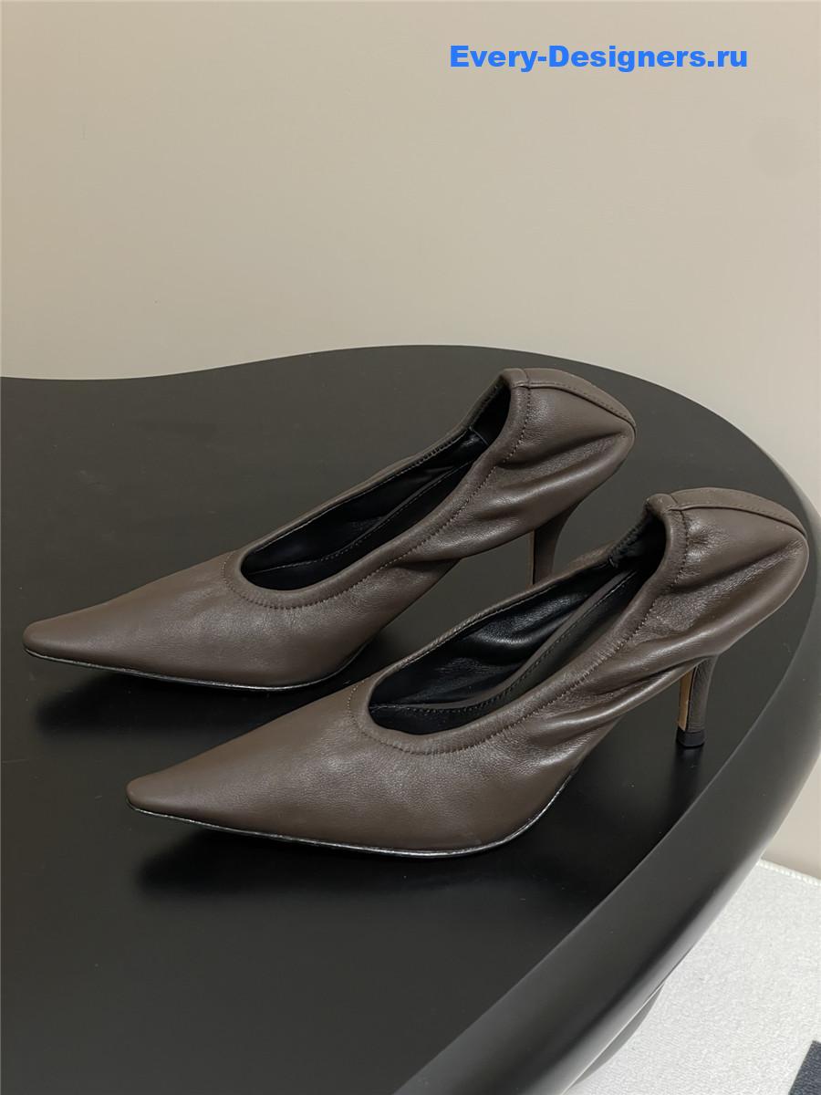 The R0w liisa brown leather pumps