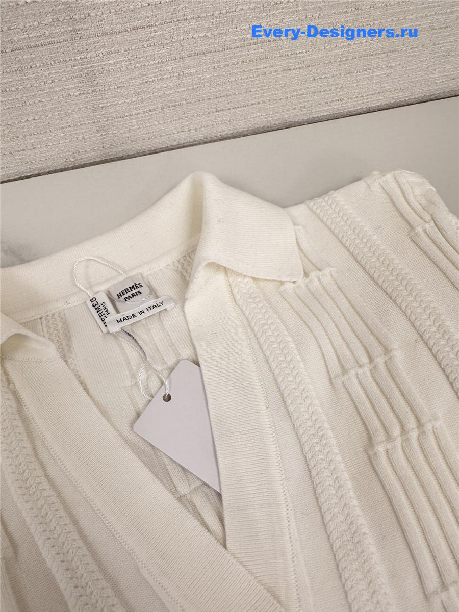 H**me5 white knit short sleeve top