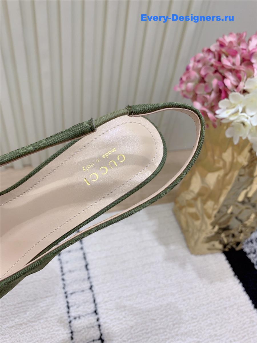 Gvc*1 green horsebit pump