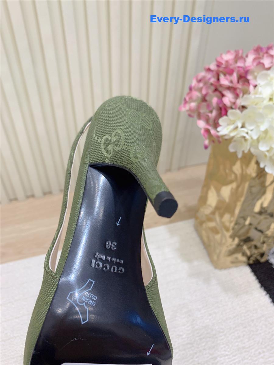 Gvc*1 green horsebit pump