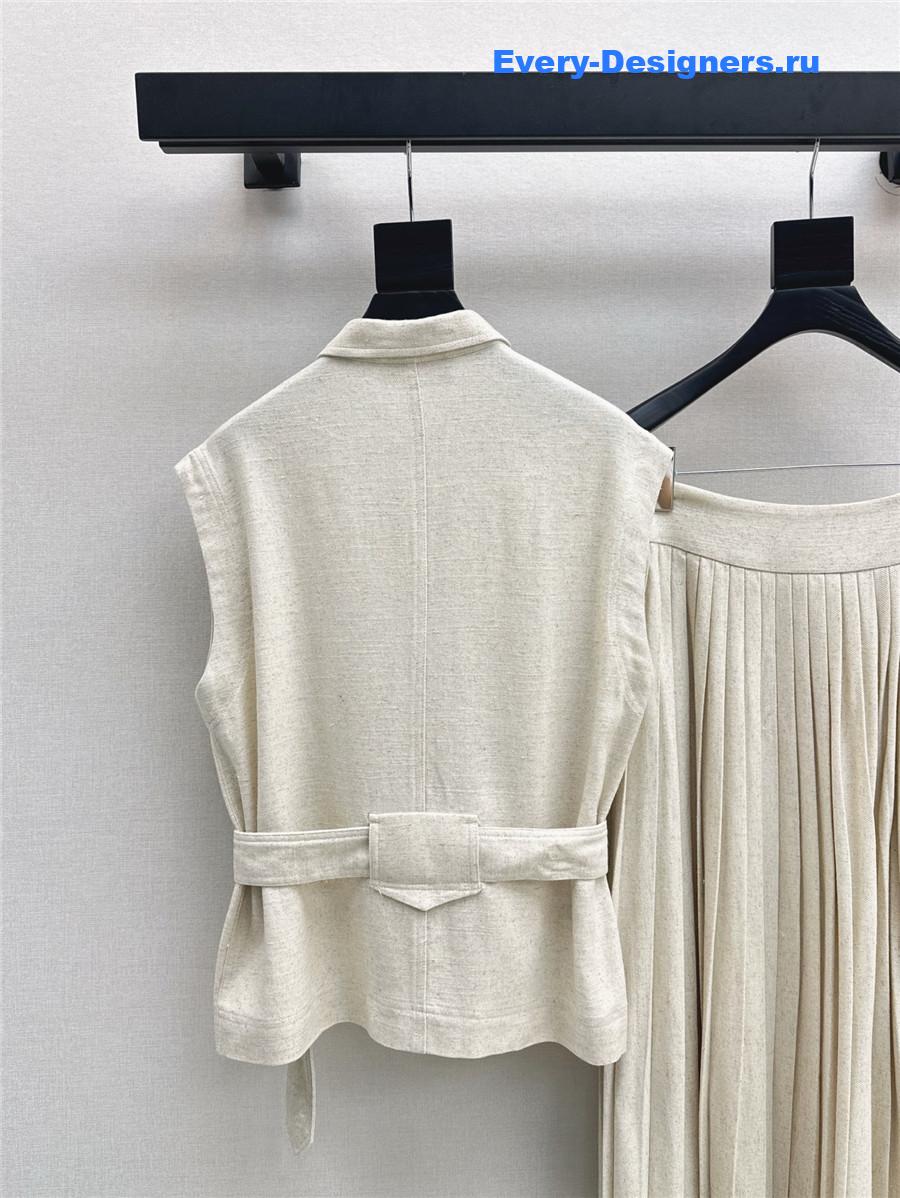 L0r0 P1ana beige vest skirt suit
