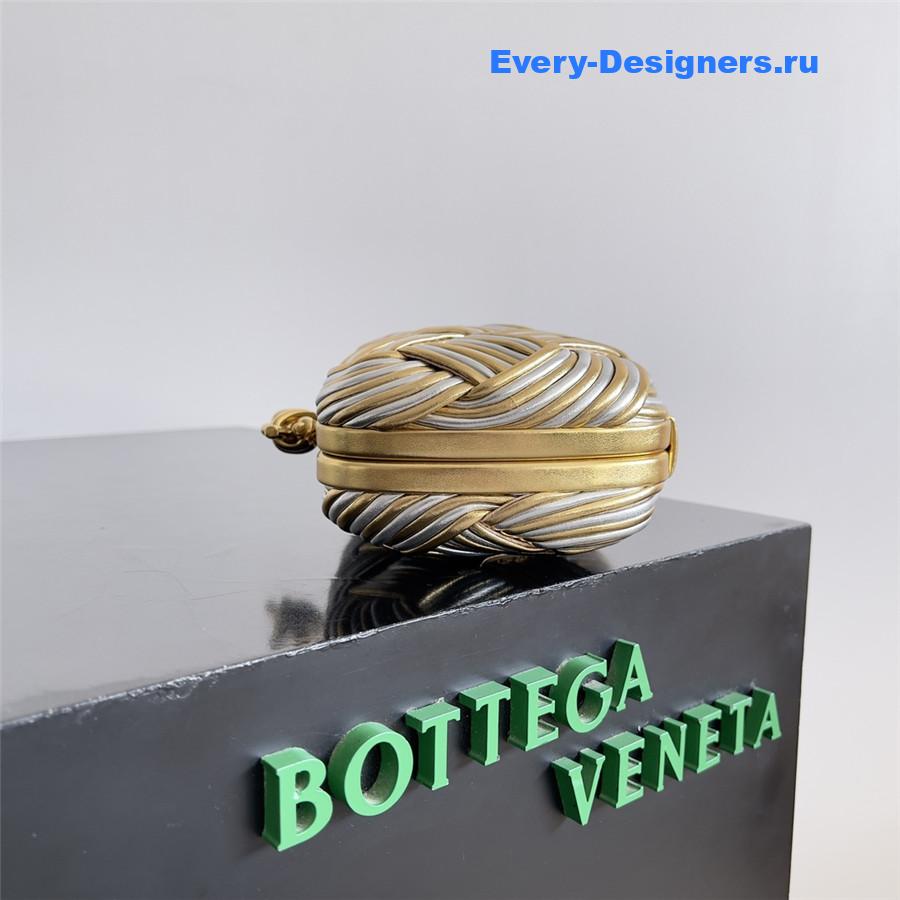 b0tt*ga Ven*ta minaudière gold silver knot clutch