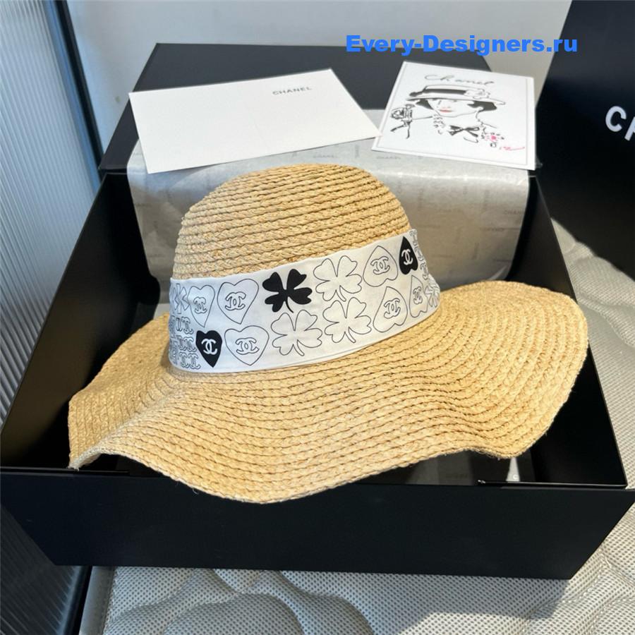 Ch**el beige straw cc hat