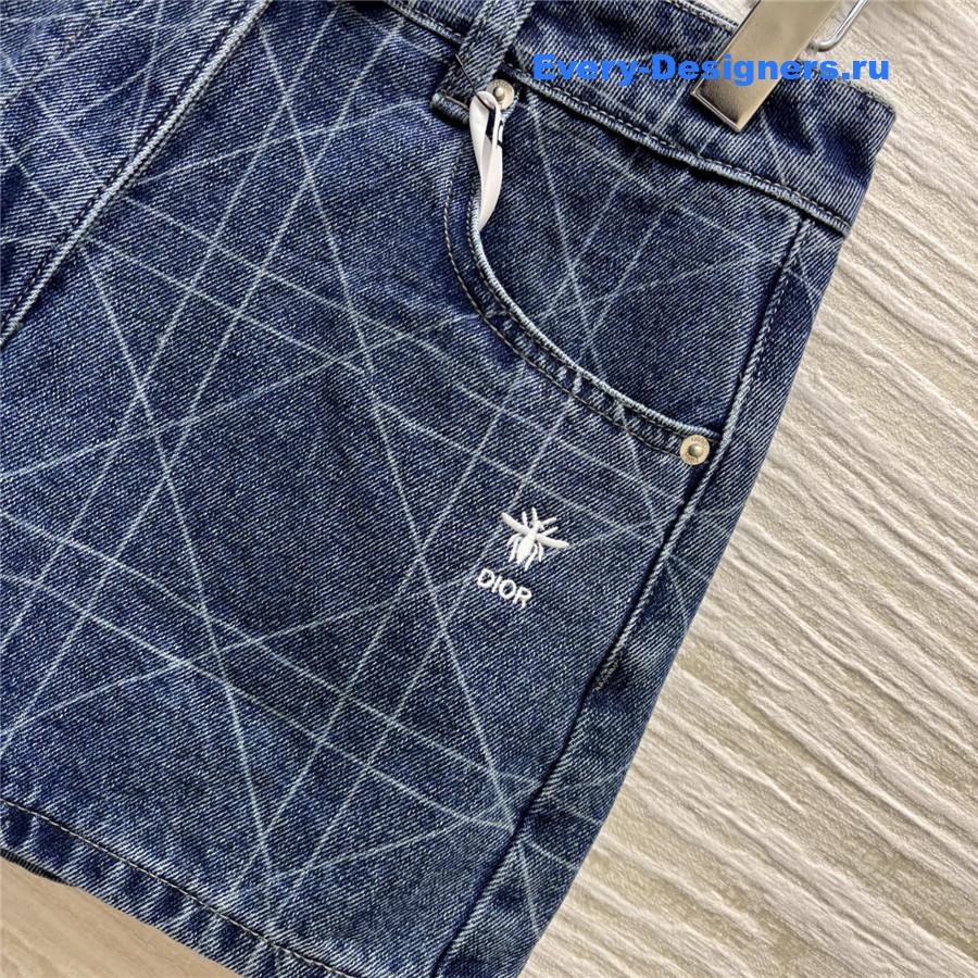 D10r bee embroidery denim shorts