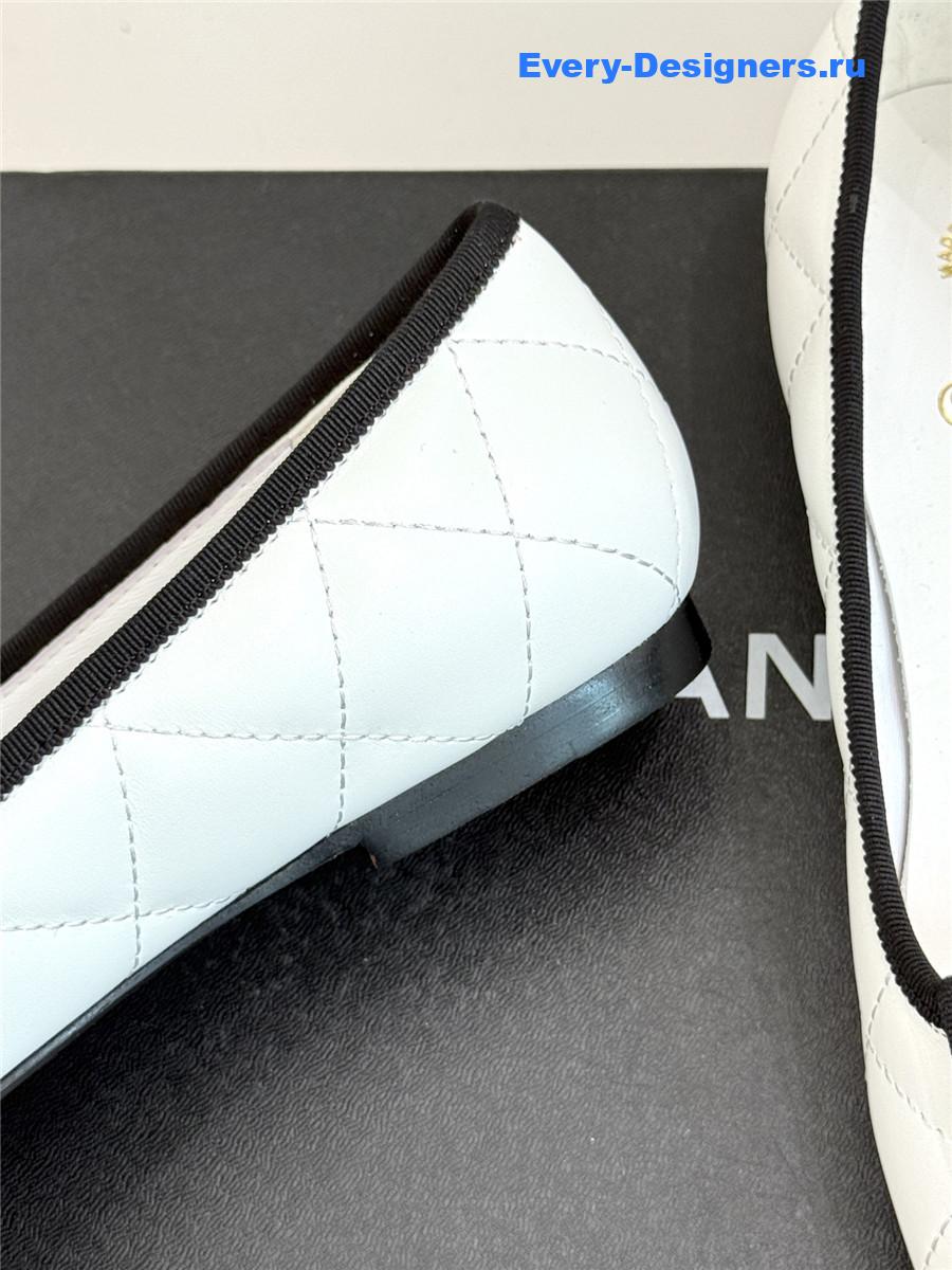 ch**el white D1am0nd chain ballet flats