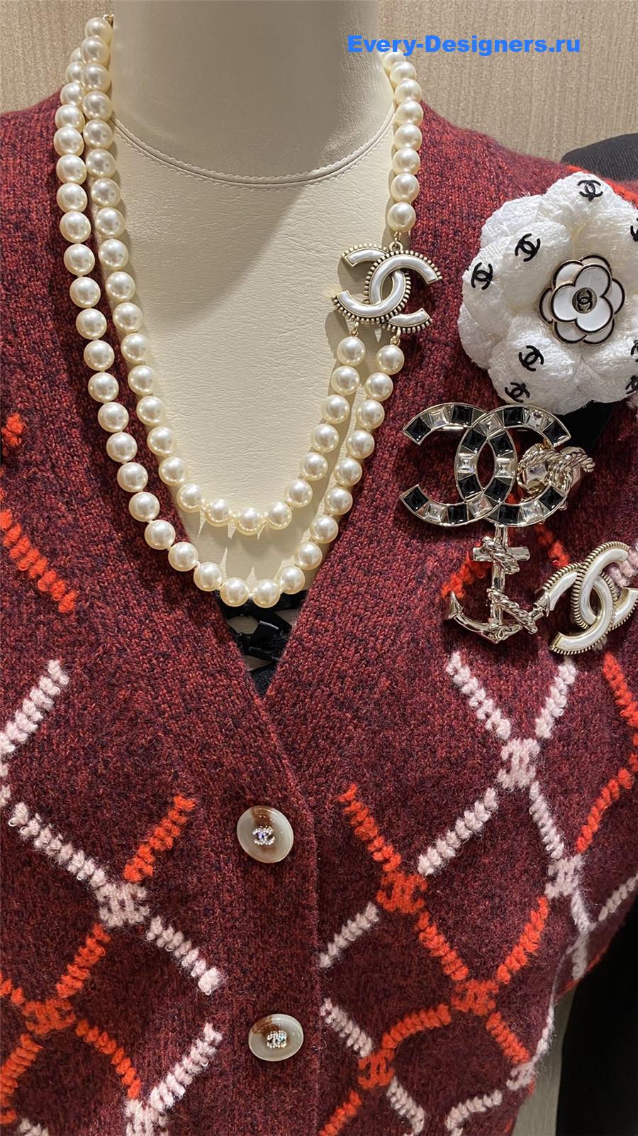 Ch**el gold cc zipper pearl necklace