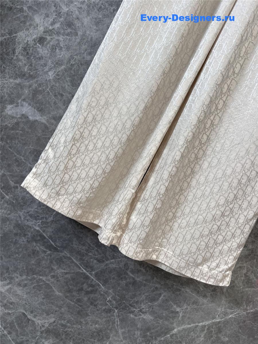 D10r bee embroidered trousers in beige
