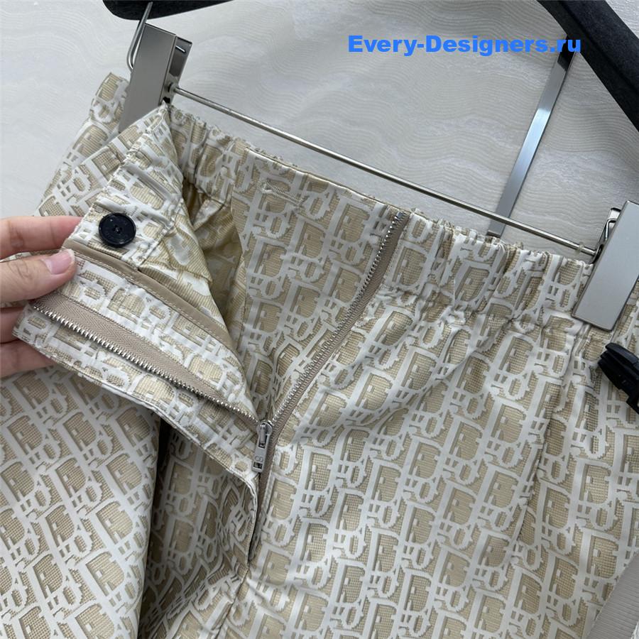 D10r oblique skort