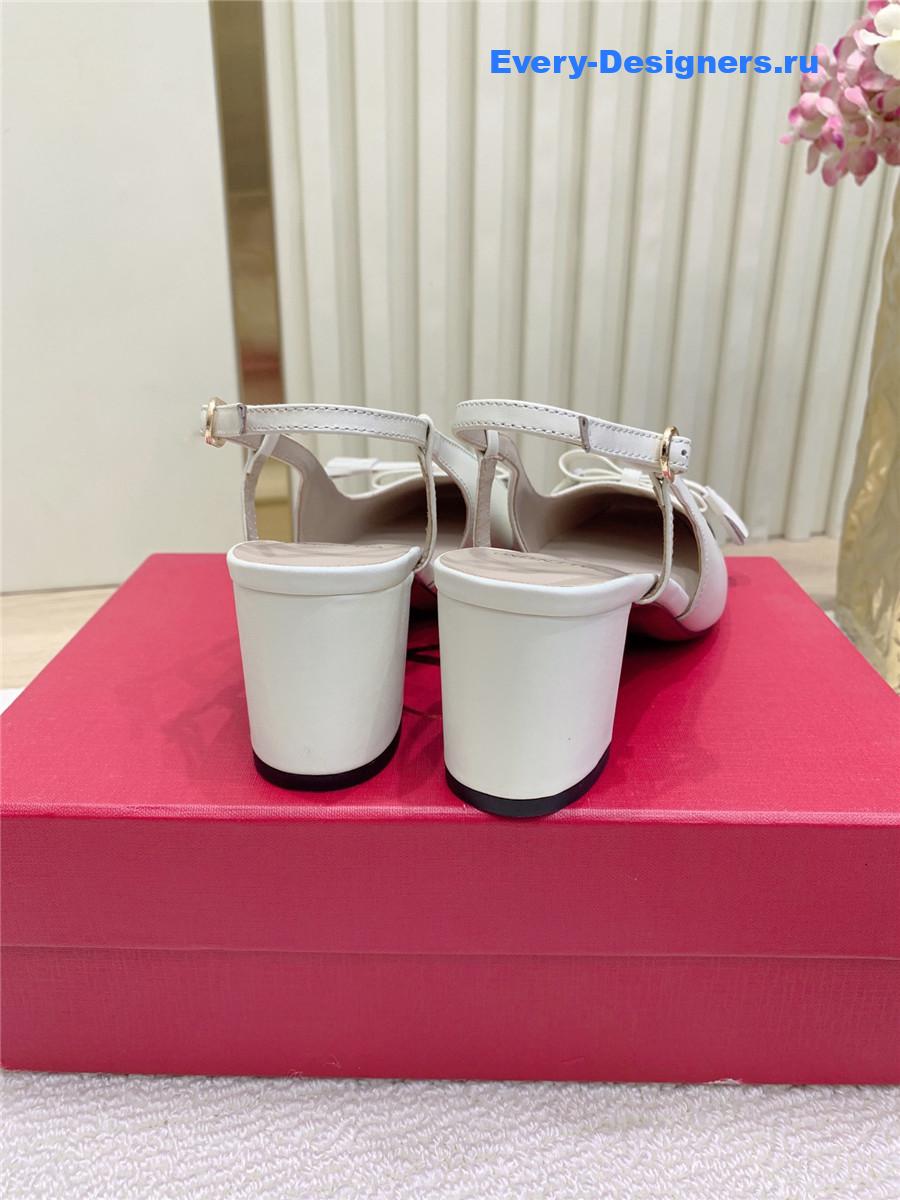 Va1e*ntin0 beige rockstud slingback pumps
