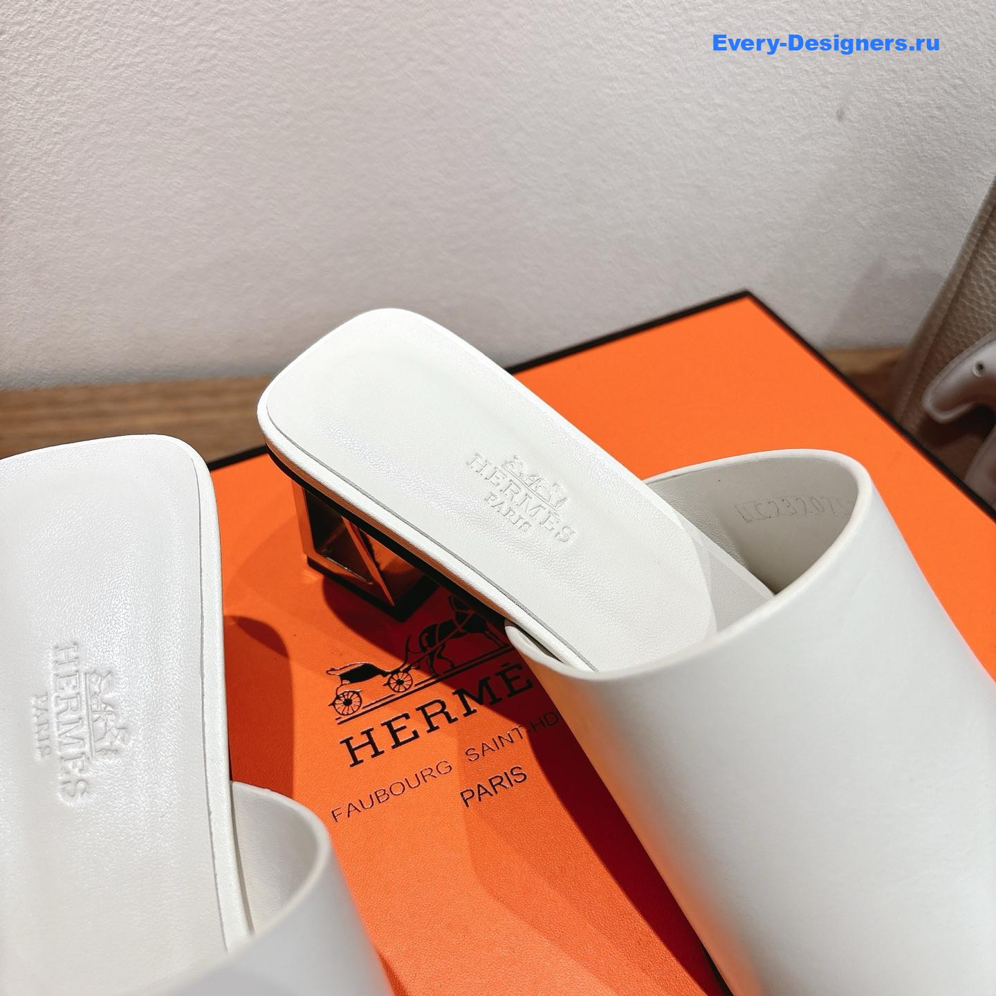 H**me5 white suede helia mules