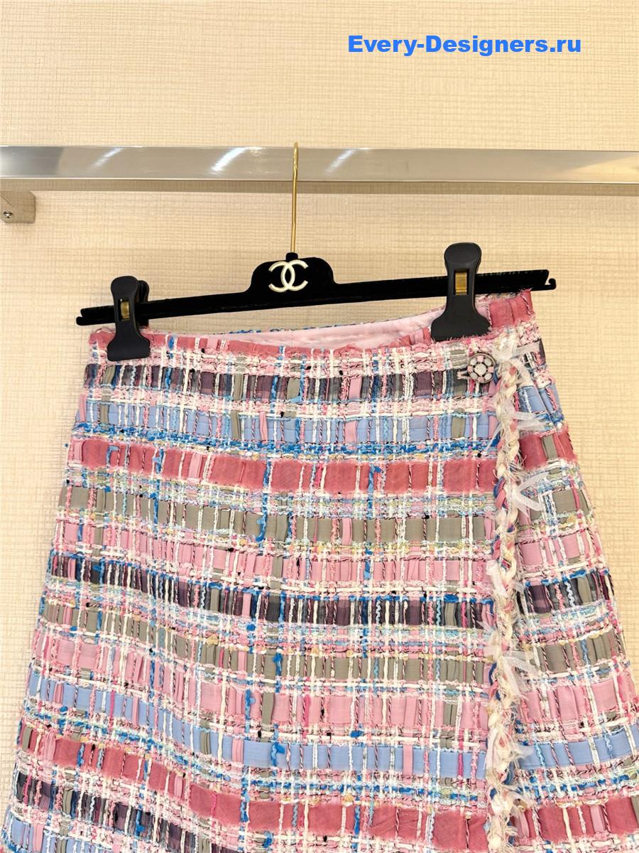 Ch**el pink tweed skirt