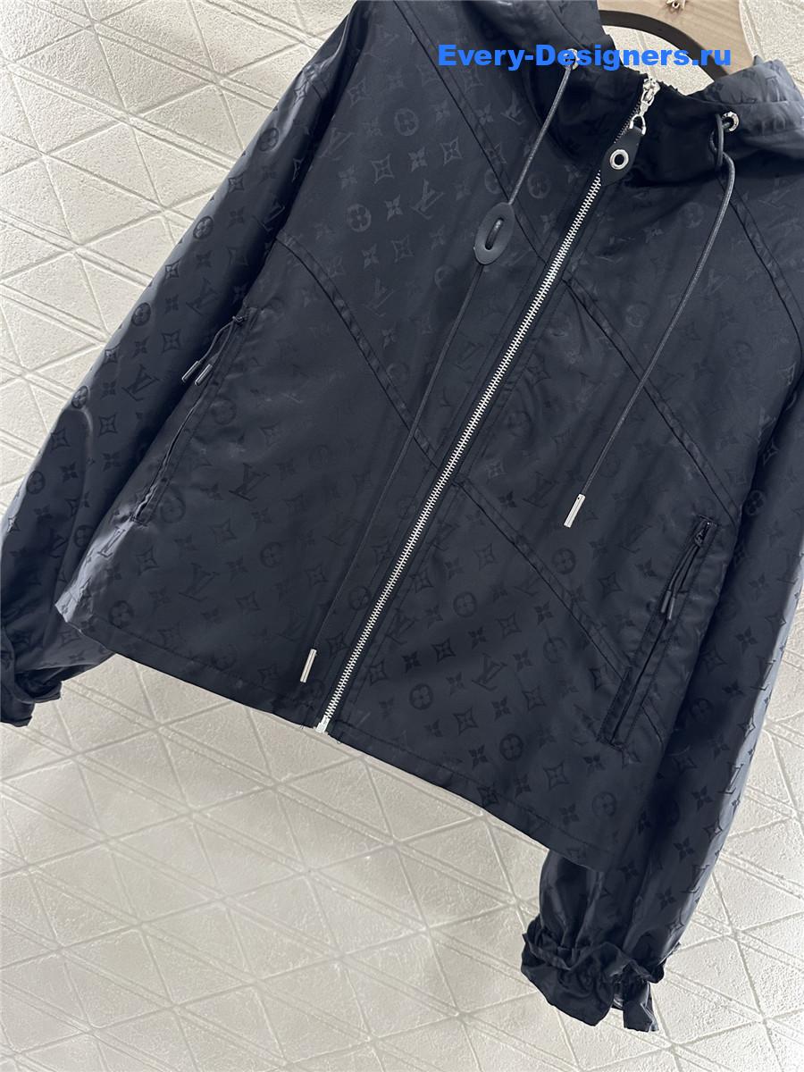 l0vis Vvtt0n shiny monogram parka