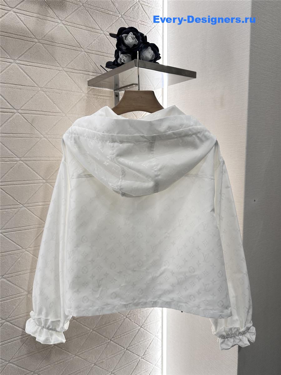 l0vis Vvtt0n white monogram parka