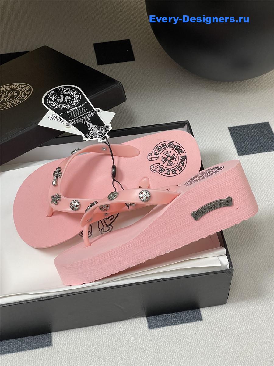 Ch*0me He**ts pink platform flip flops