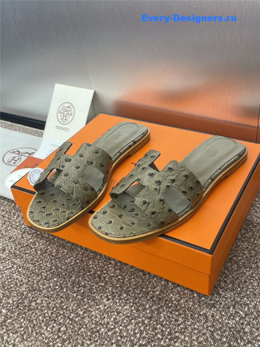 H**me5 grey ostrich oran sandals