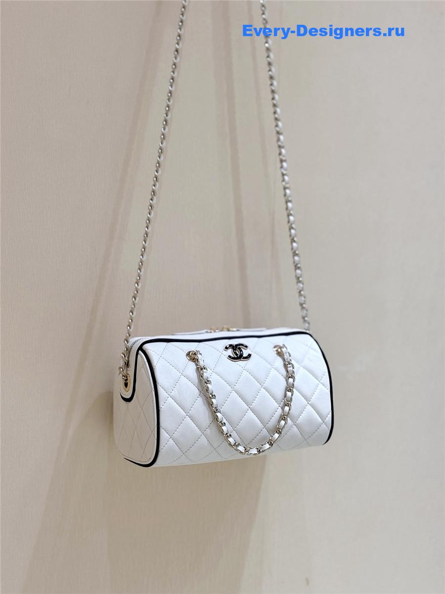 Ch**el white matelasse clutch
