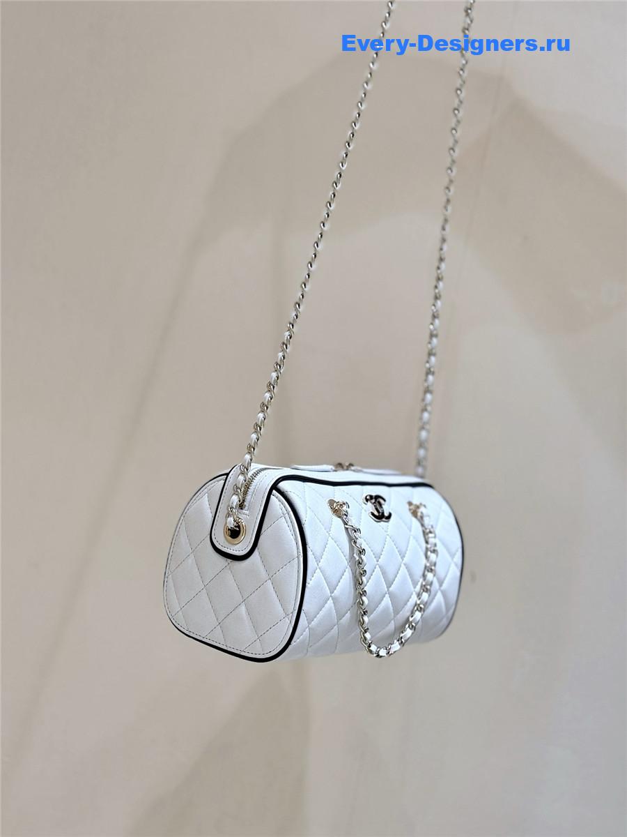 Ch**el white matelasse clutch