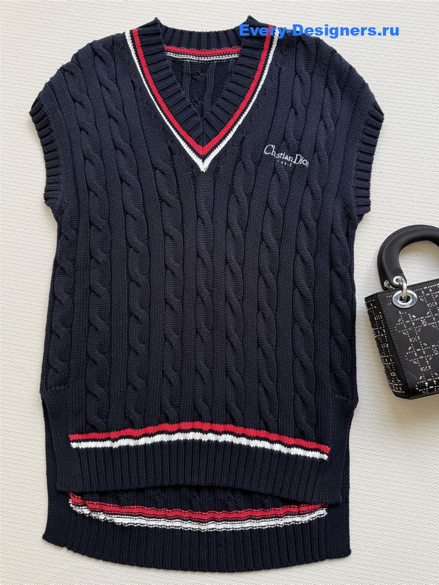 D10r navy blue vibe oversized sweater vest