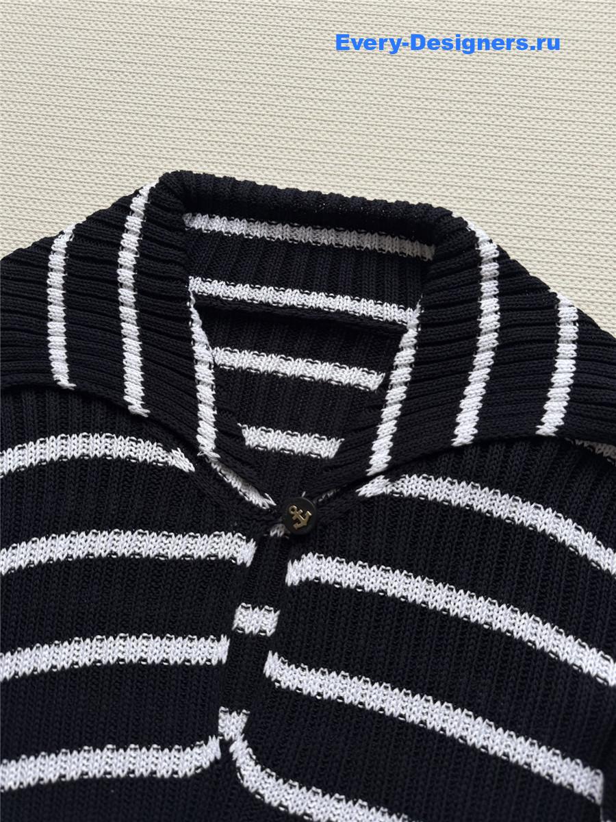 D10r distressed striped sweater