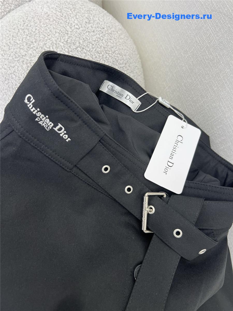 D10r belted black skirt