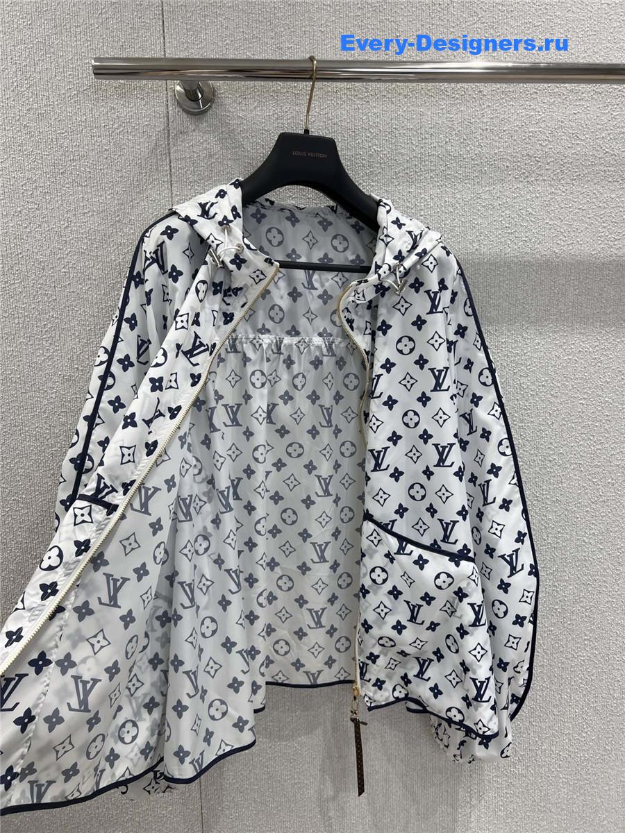 l0vis Vvtt0n monogram parka in white