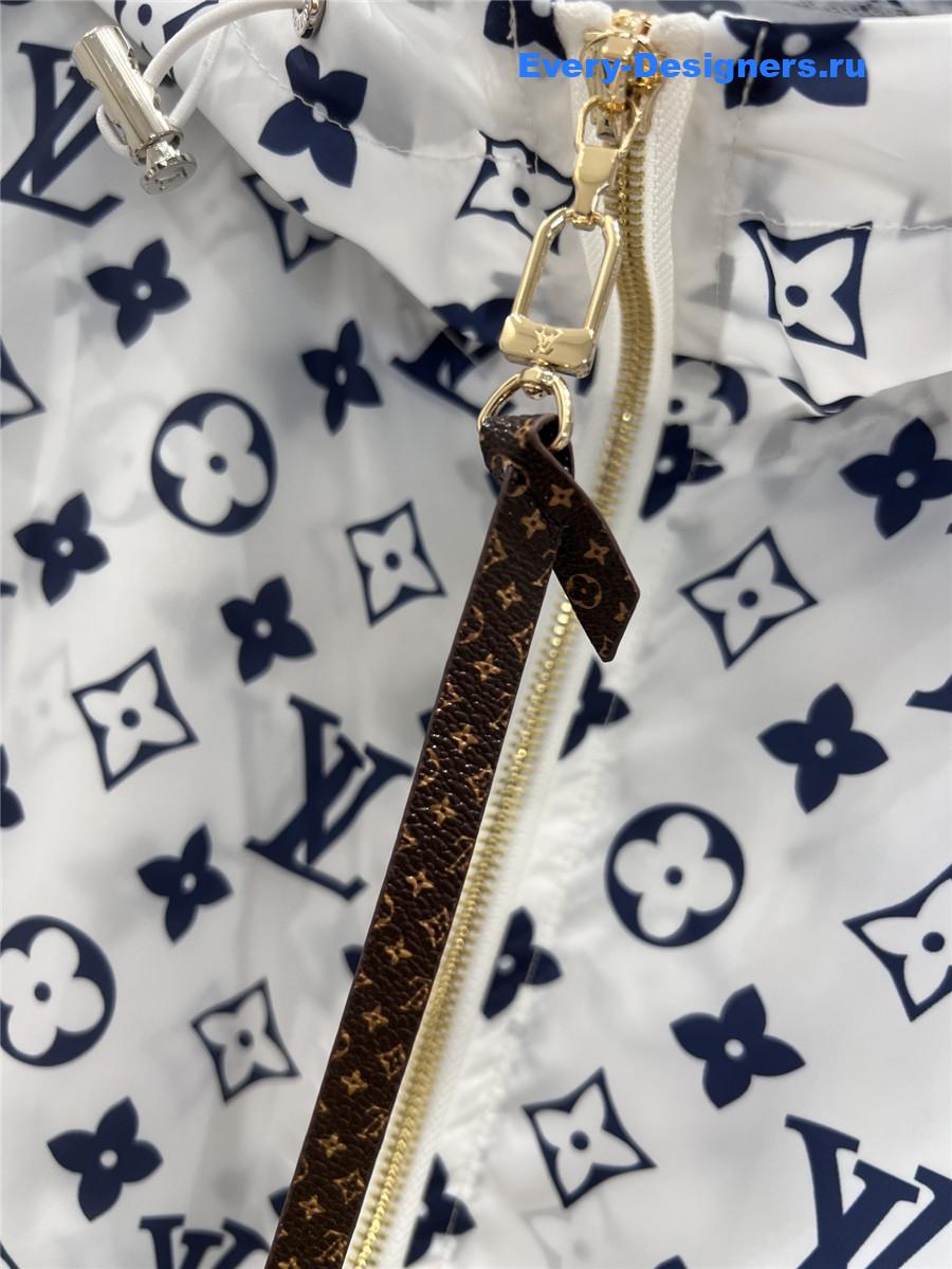 l0vis Vvtt0n monogram parka in white