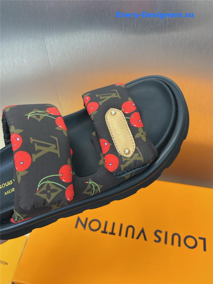 l0vis Vvtt0n black lv embossed sandals