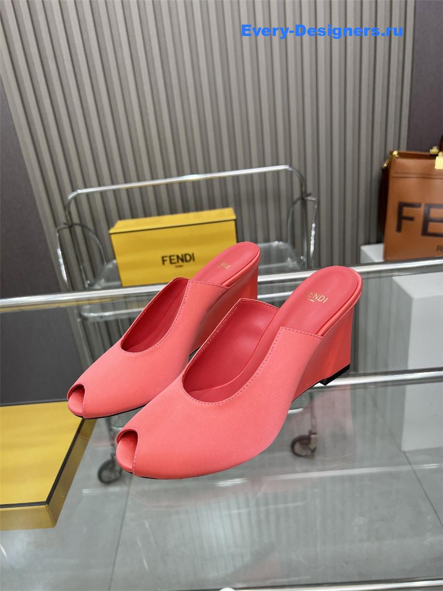 F**di lupita pink leather wedge mules