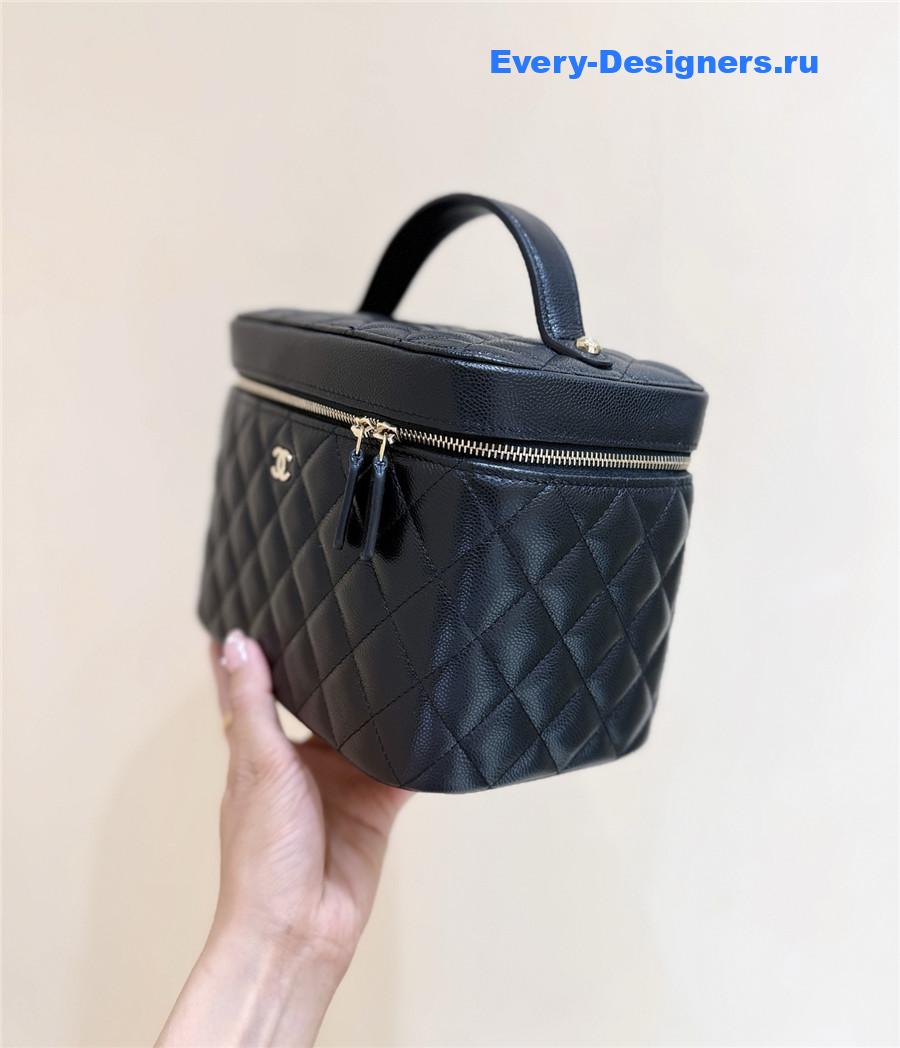 Ch**el large caviar vanity case black