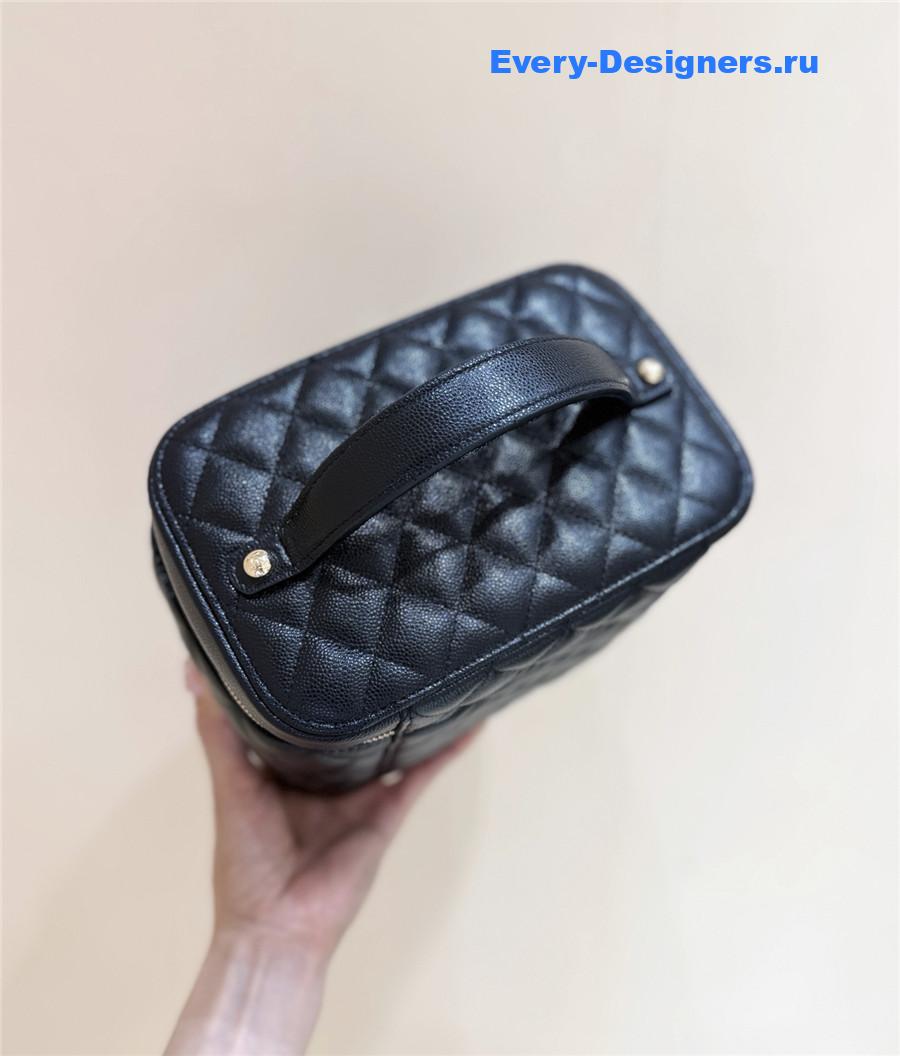 Ch**el large caviar vanity case black