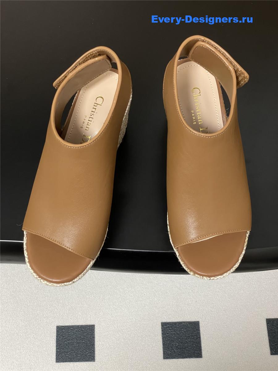 D10r attitude brown wedge sandals