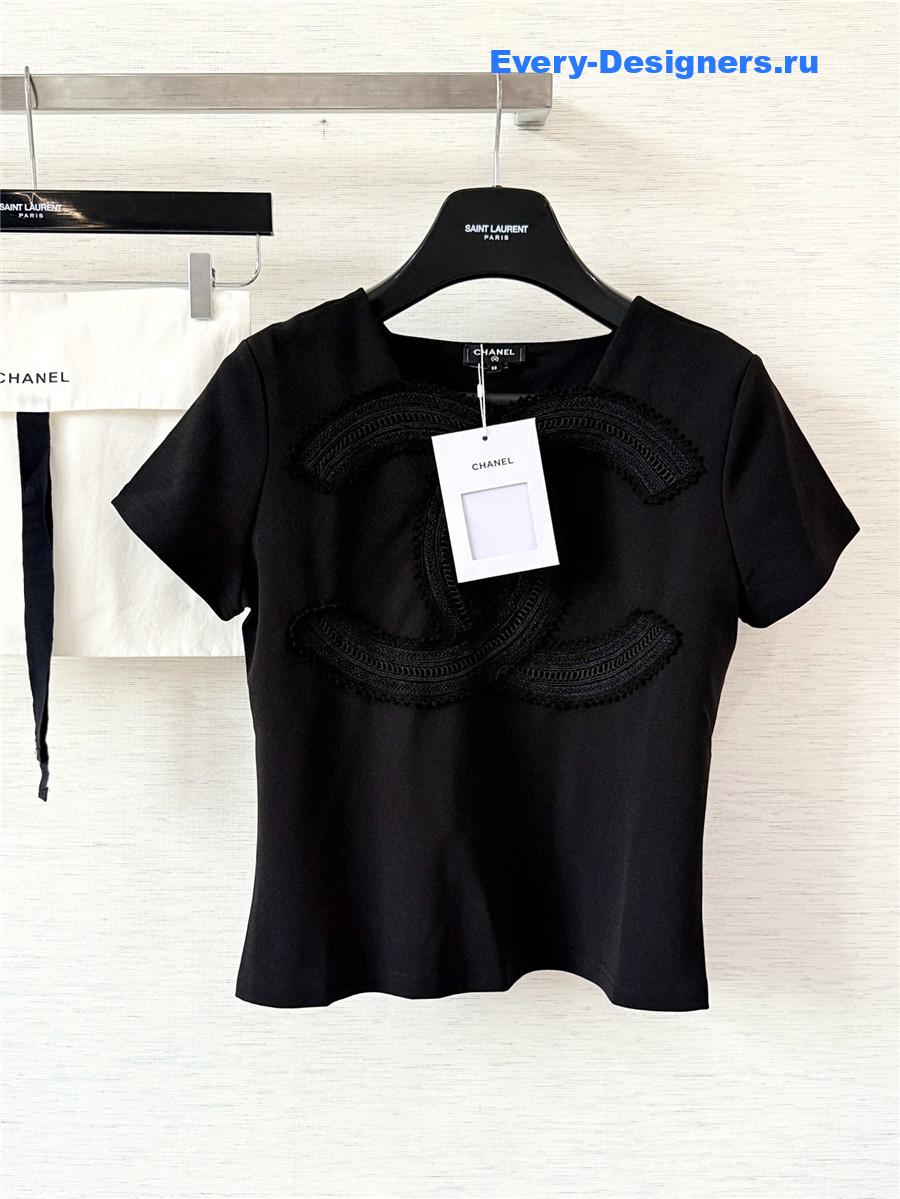 Ch**el cc logo black tee