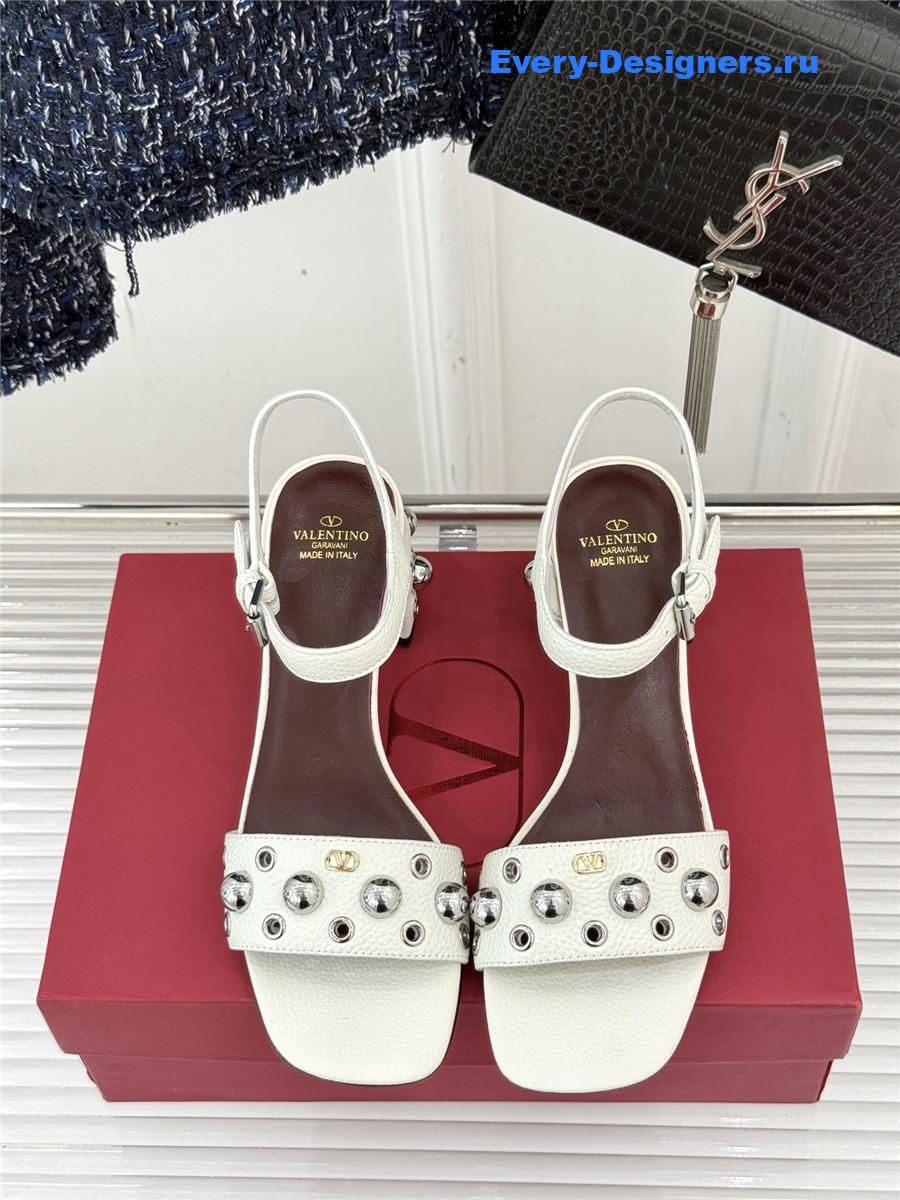 Va1e*ntin0 nellcôte grainy calfskin sandal