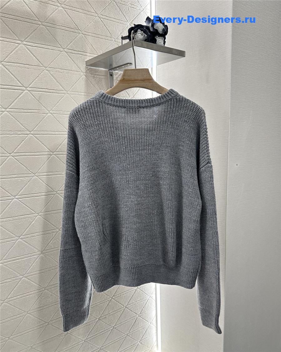 Ce1i*e triomphe gray sweater