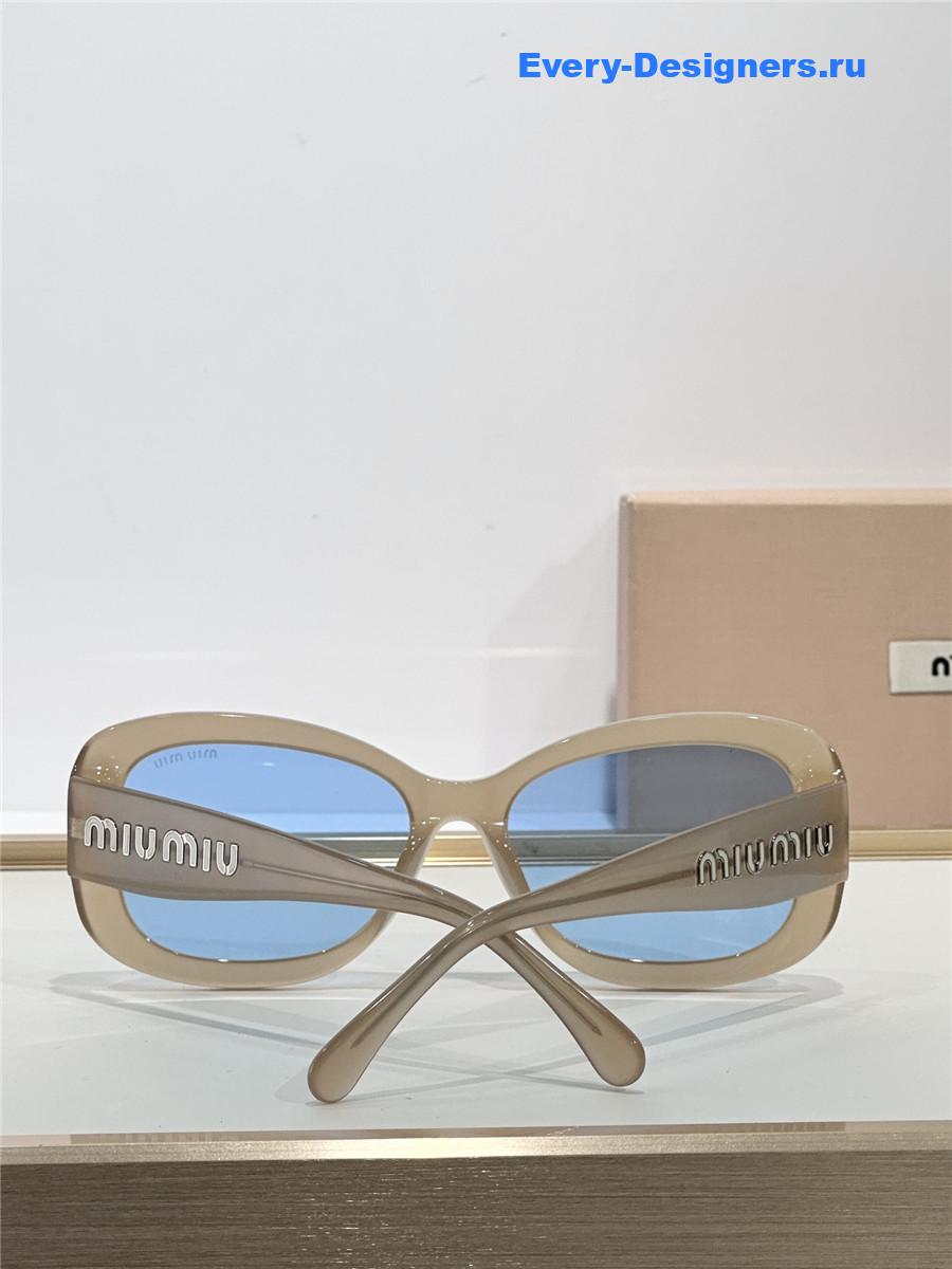 Miu Miu SMU 084Z Sunglasses