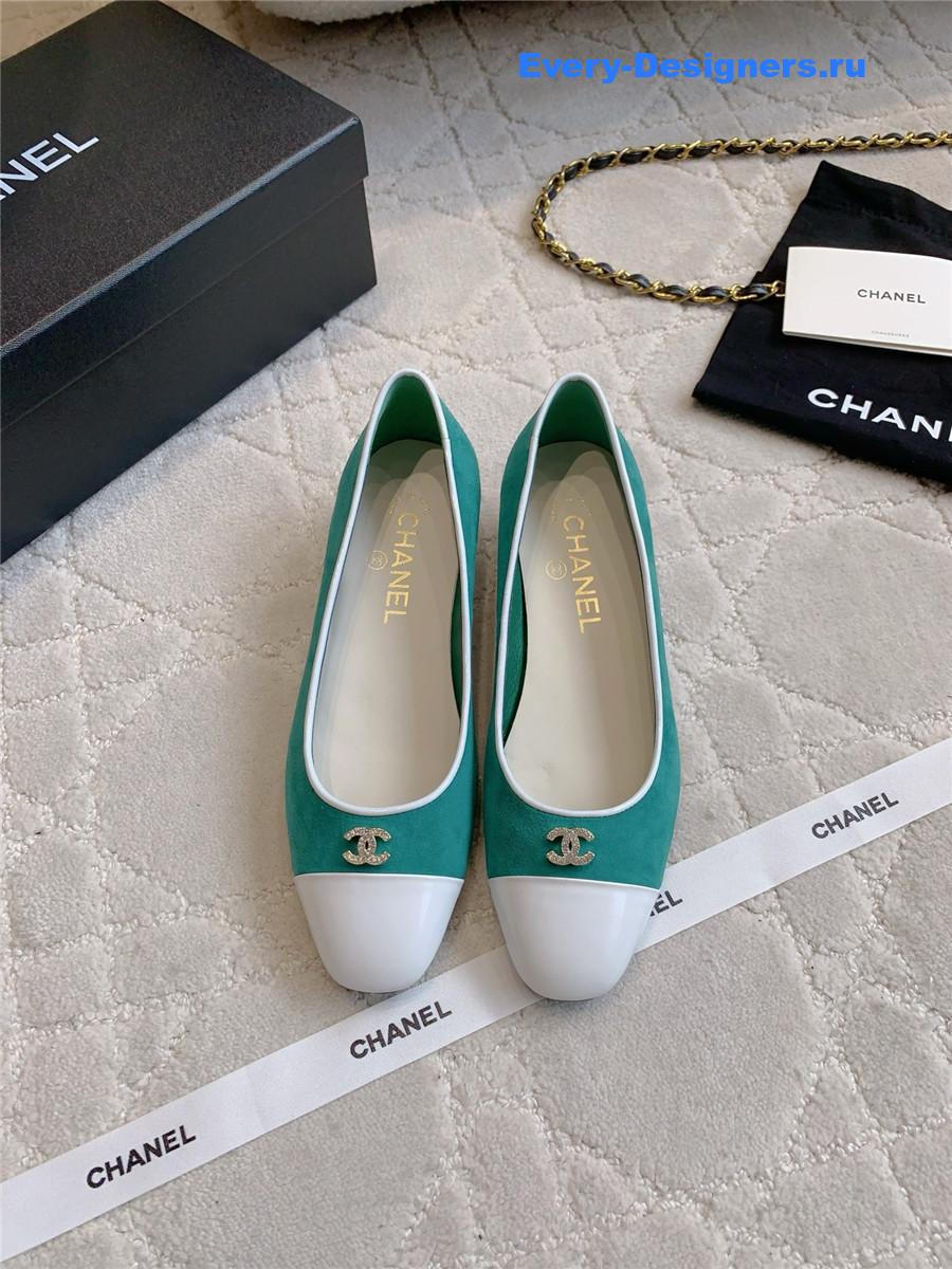 ch**el green D1am0nd buckle flats