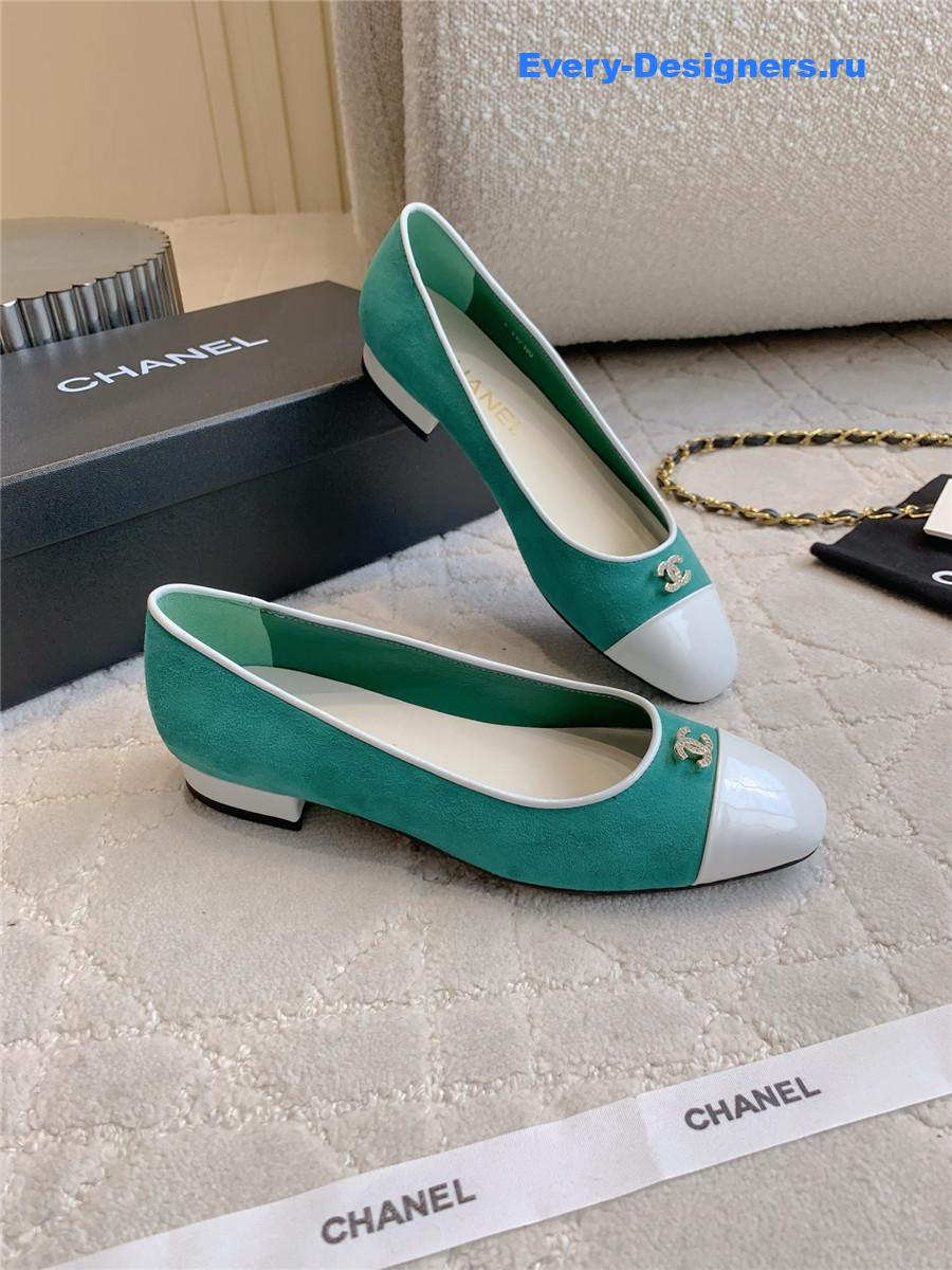 ch**el green D1am0nd buckle flats