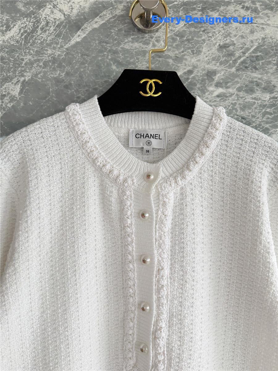 Ch**el white crewneck knit long sleeve