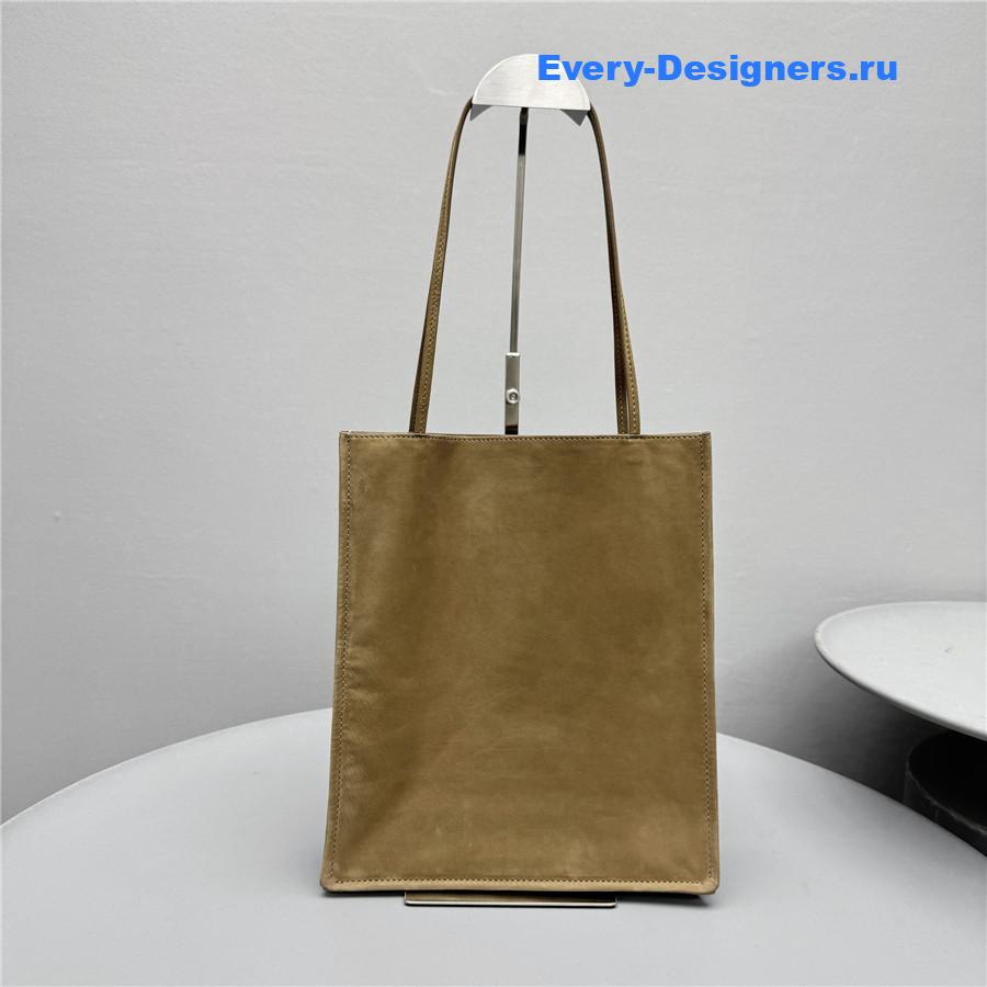 The R0w yellow small to go tote
