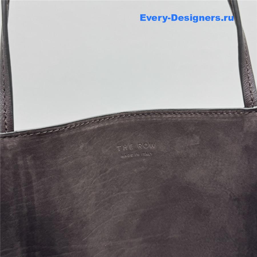 The R0w brown small to go tote