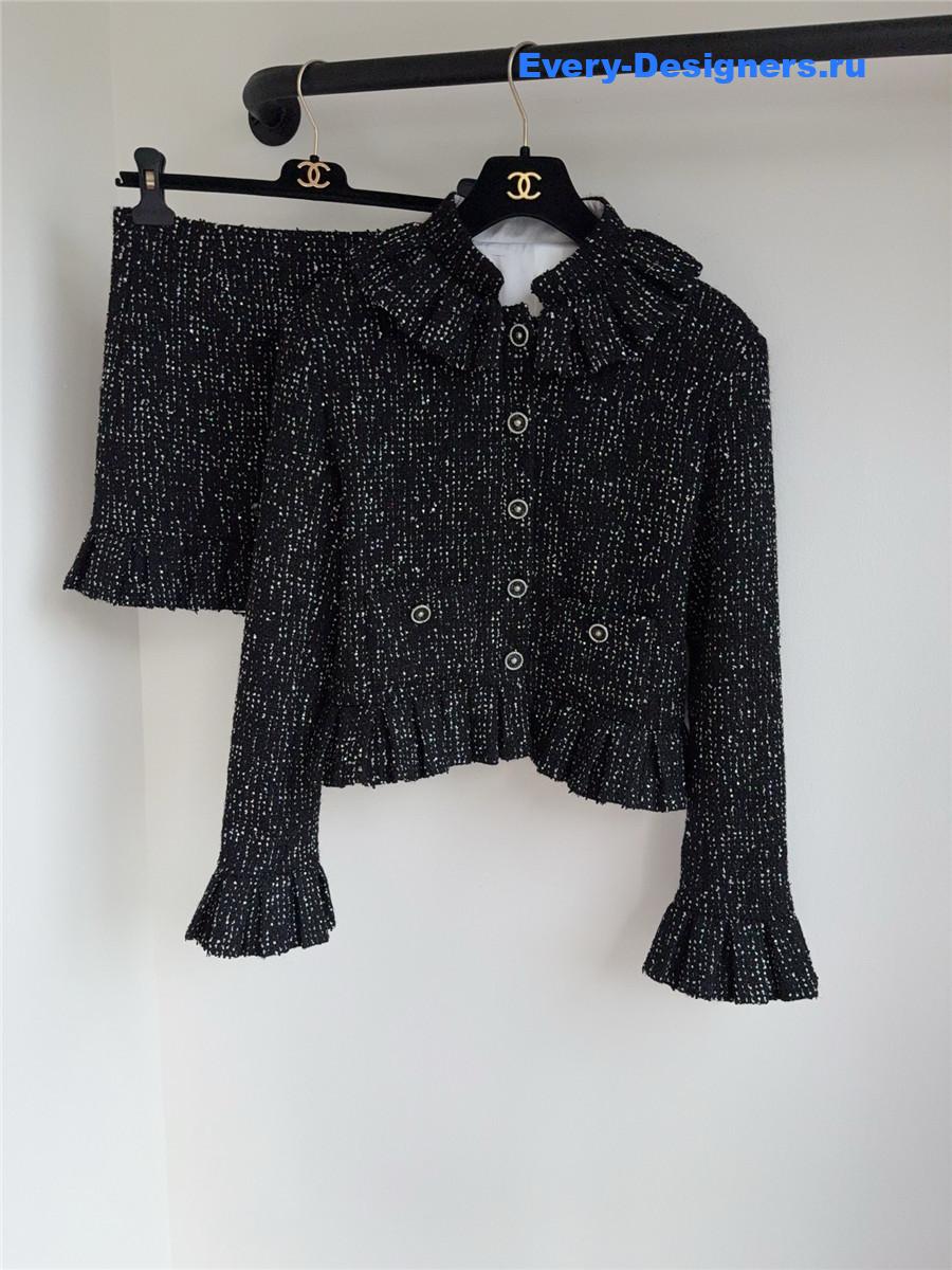 Ch**el tweed skirt with sequins & metal buckle