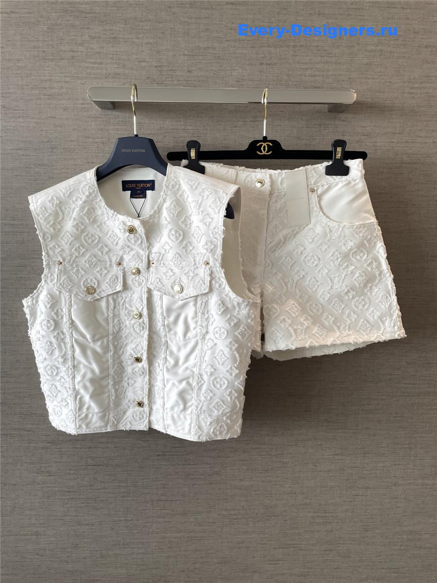 l0vis Vvtt0n monogram white denim shorts