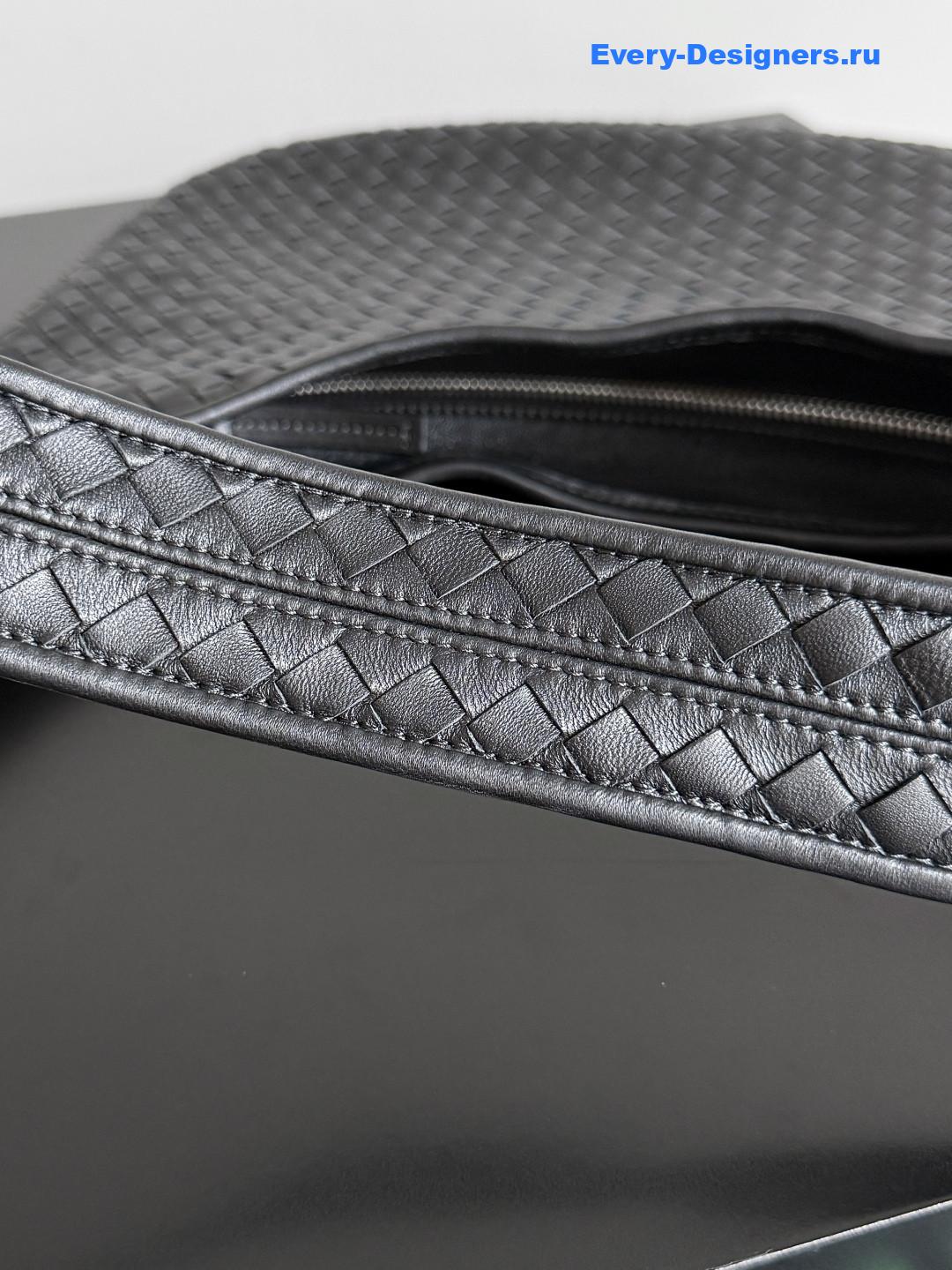 b0tt*ga Ven*ta medium veneto in black