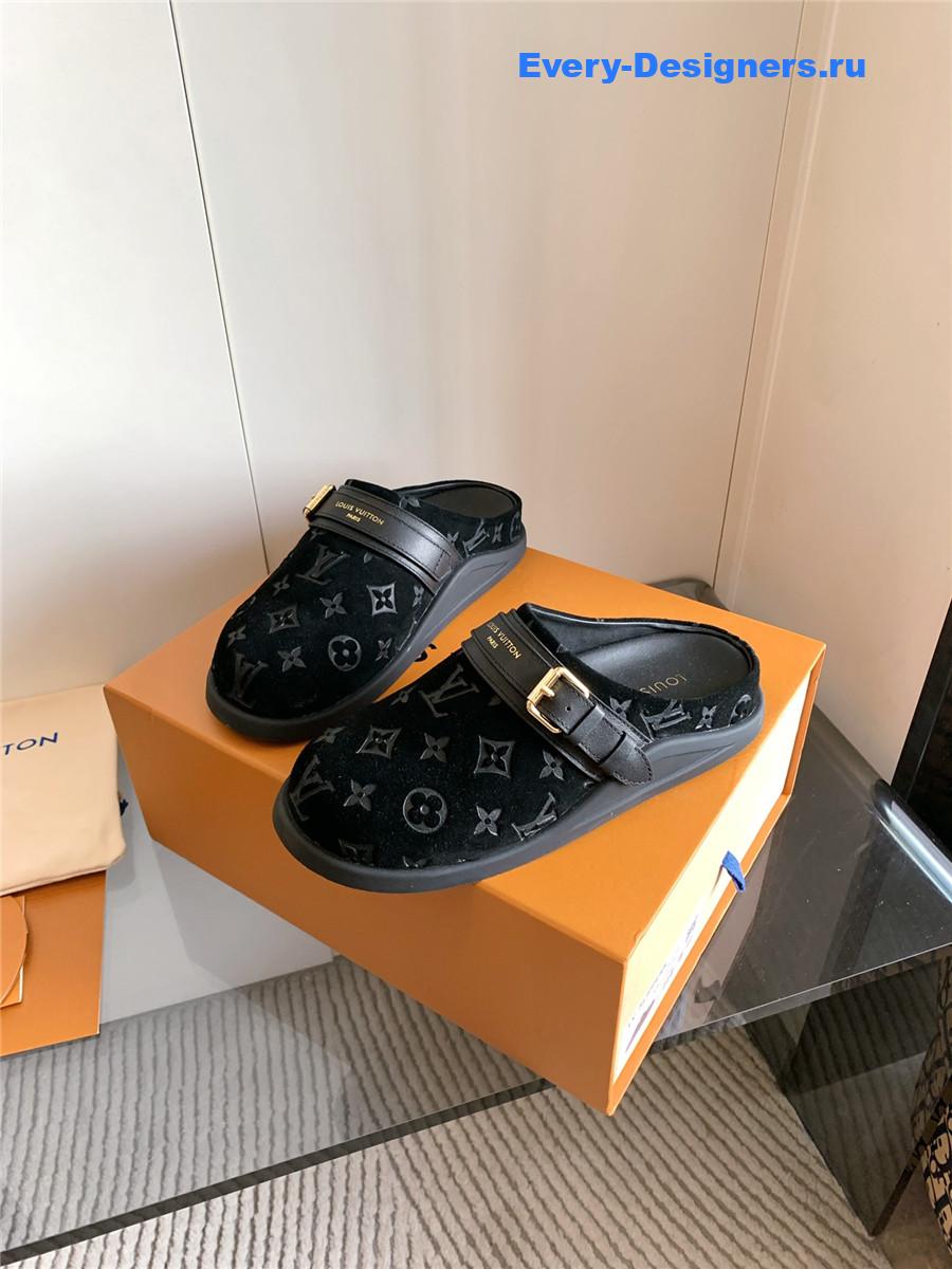 l0vis Vvtt0n black lv to-go clogs